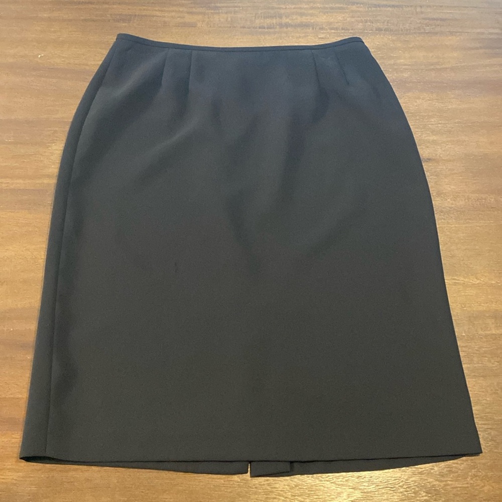 Black Collections for Le Suit Knee Length Lined Skirt Zipper & Hook/Eye Size 12